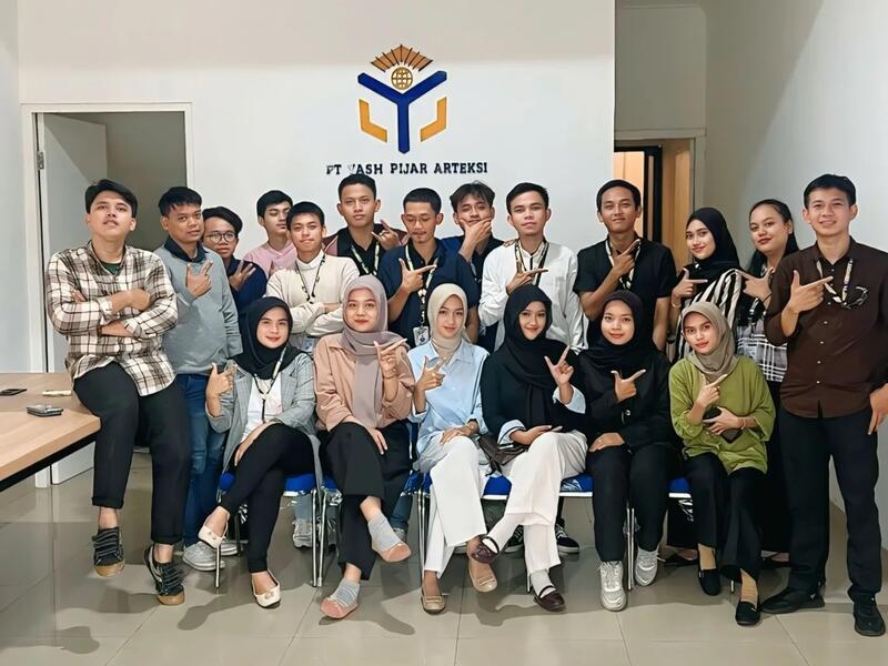 Foto bersama klien sertifikasi